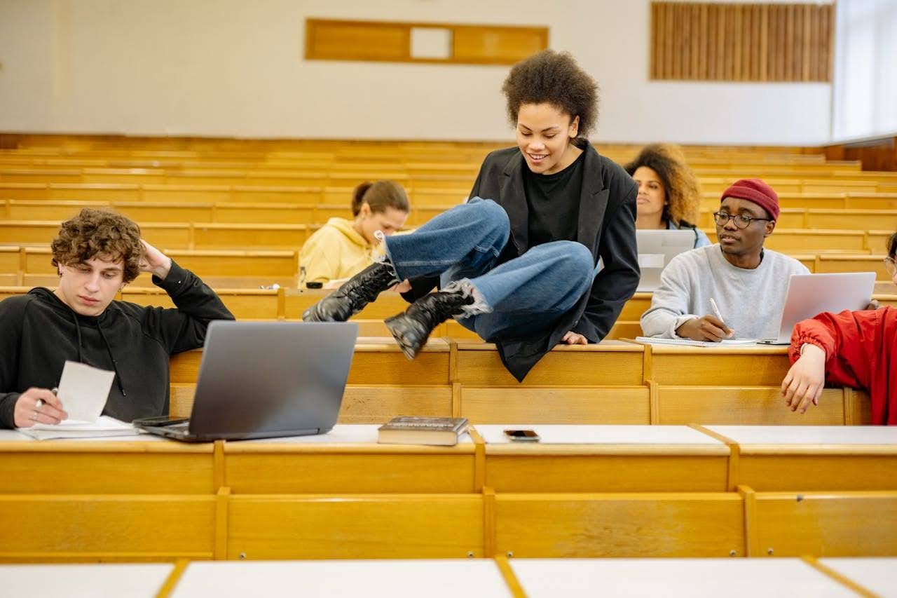 Read more about the article How to Get off the College Waitlist as a Transfer Student
